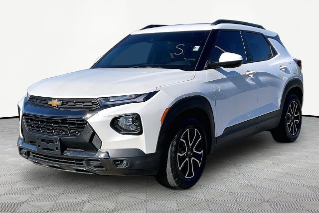 Used 2023 Chevrolet TrailBlazer ACTIV w/ Sun and Liftgate Package FWD image 3