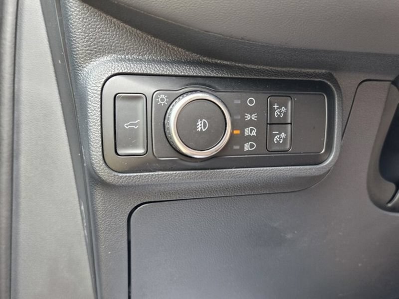 Used 2025 Ford Explorer Active w/ Active Comfort Package RWD image 29