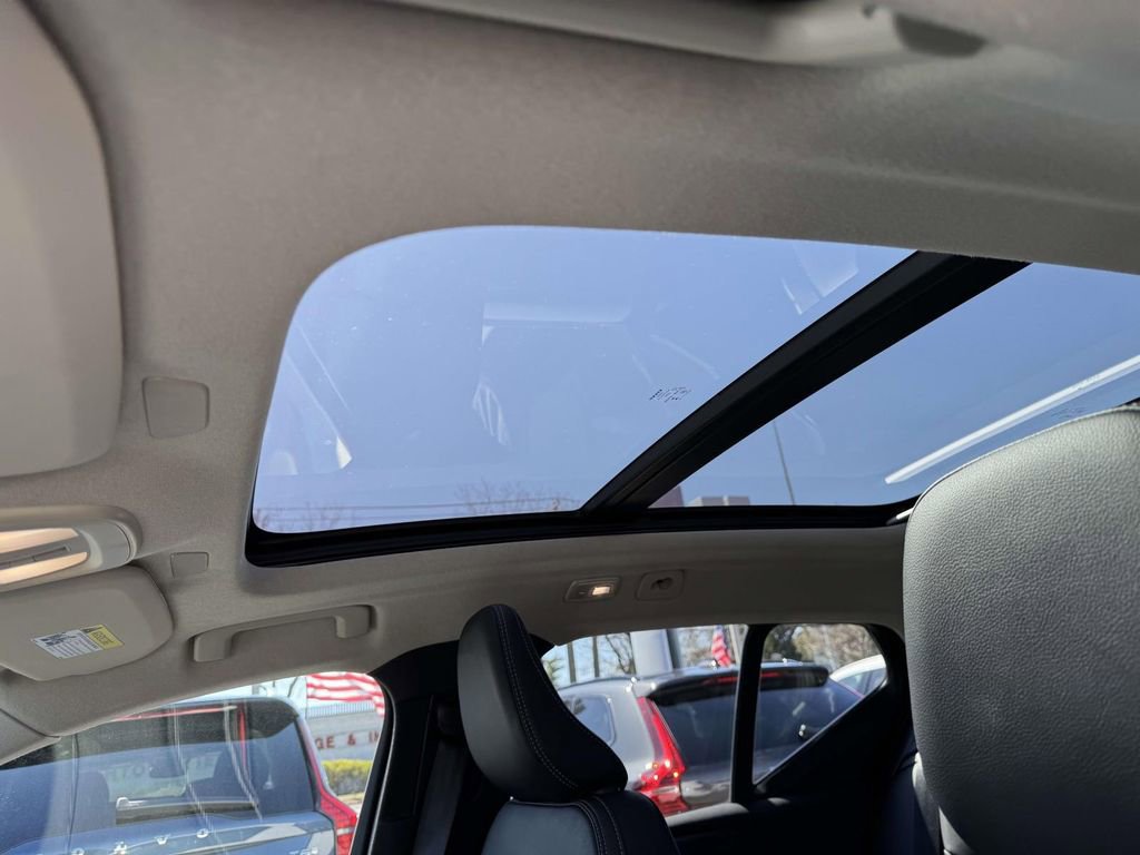 Certified 2026 Volvo XC40 B5 Plus w/ Climate Package image 18