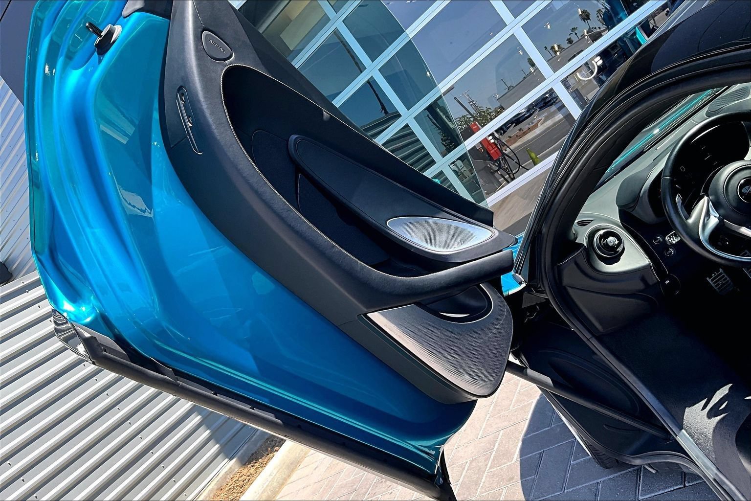 Used 2021 McLaren GT RWD image 22