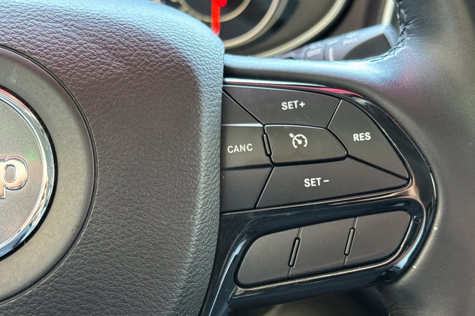 Used 2021 Jeep Cherokee Latitude Plus FWD image 31