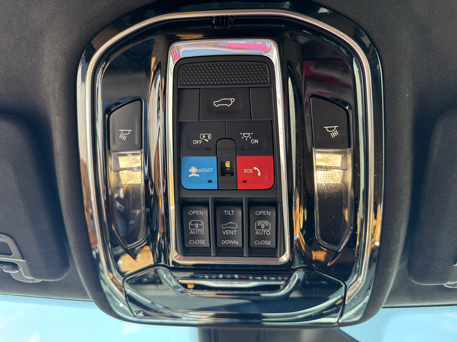Used 2024 Jeep Grand Cherokee Summit AWD/4WD image 12