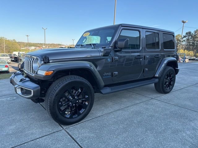 Used 2025 Jeep Wrangler Unlimited Sahara image 3