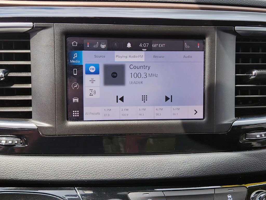 Used 2023 Chrysler Voyager LX FWD image 18