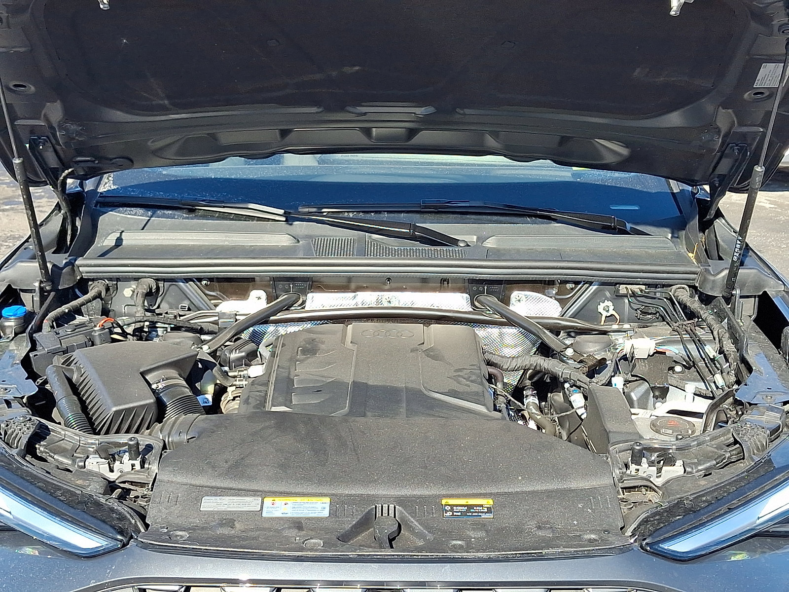 Used 2025 Audi Q5 Premium w/ Convenience Package image 30