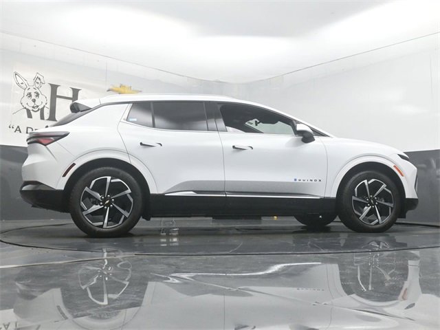 New 2025 Chevrolet Equinox EV LT image 31