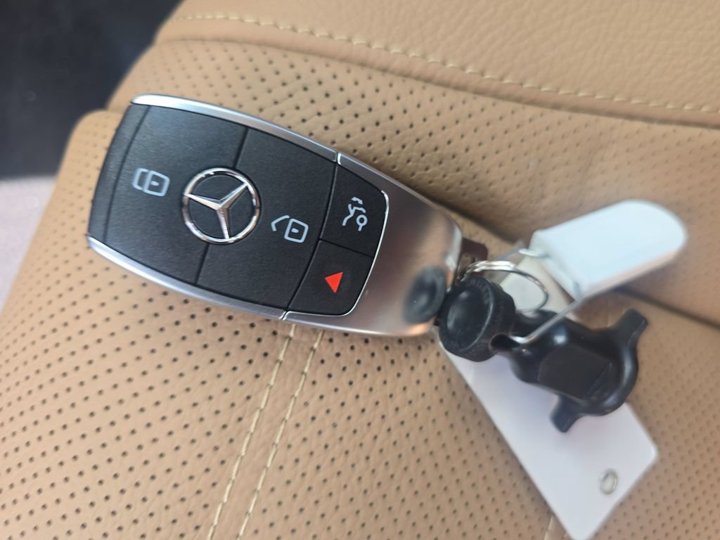New 2026 Mercedes-Benz GLS 450 4MATIC image 29
