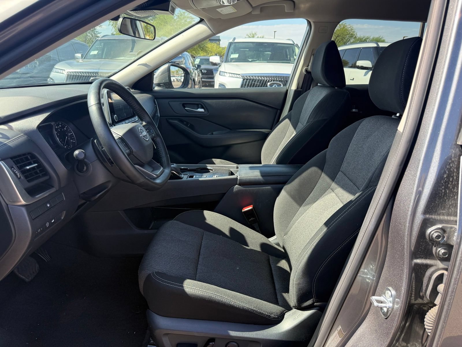 Certified 2025 Nissan Rogue SV FWD image 11