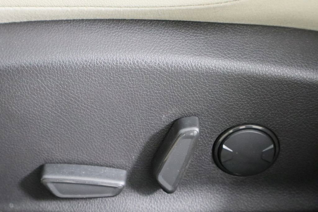 Used 2018 Ford Focus Titanium image 24