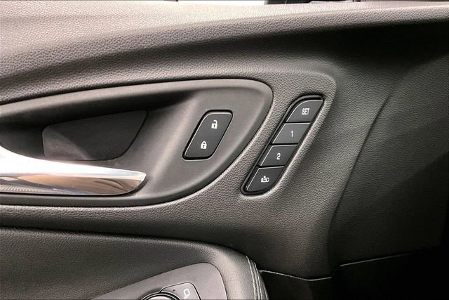 Used 2023 Buick Encore GX Essence w/ Experience Buick Package image 34