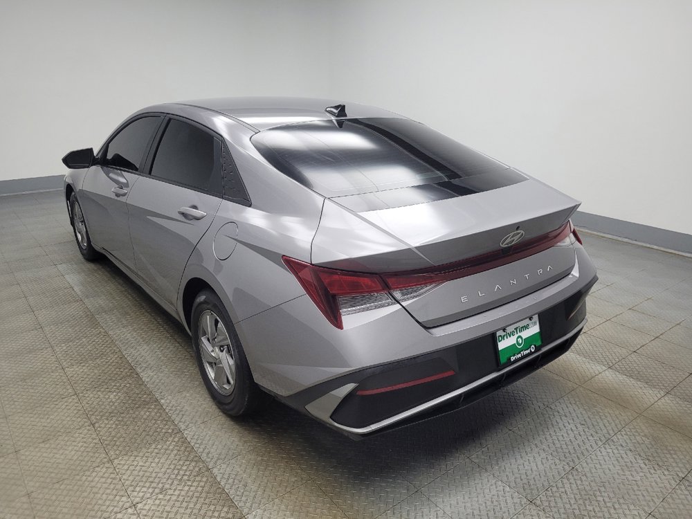 Used 2025 Hyundai Elantra SE image 5