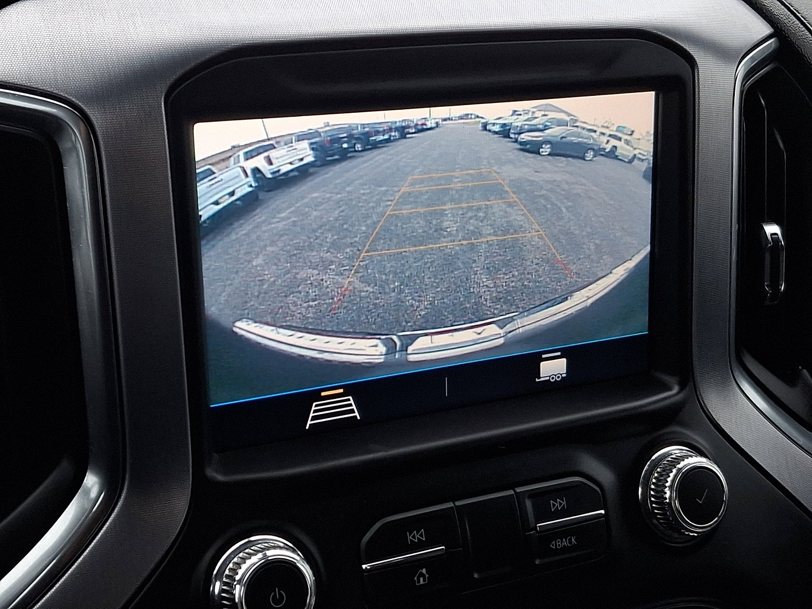 Used 2022 GMC Sierra 1500 SLE image 18