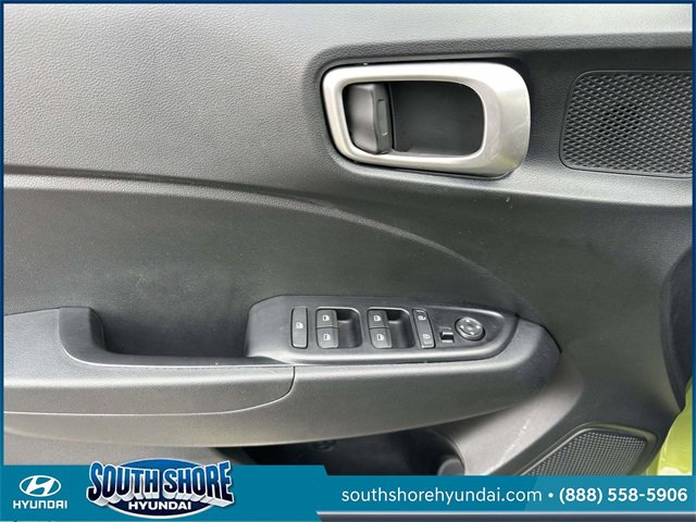 Certified 2022 Hyundai Venue SEL image 15