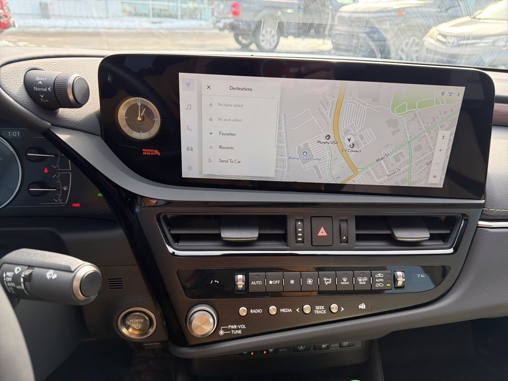 Used 2025 Lexus ES 300h Ultra Luxury image 12