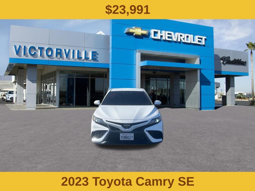 Used 2023 Toyota Camry SE image 2