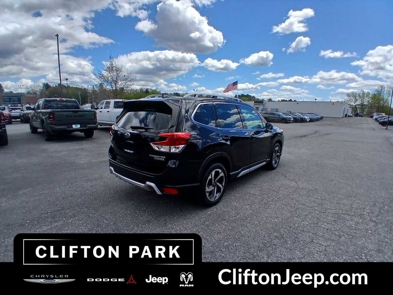 Used 2022 Subaru Forester Touring AWD/4WD image 4