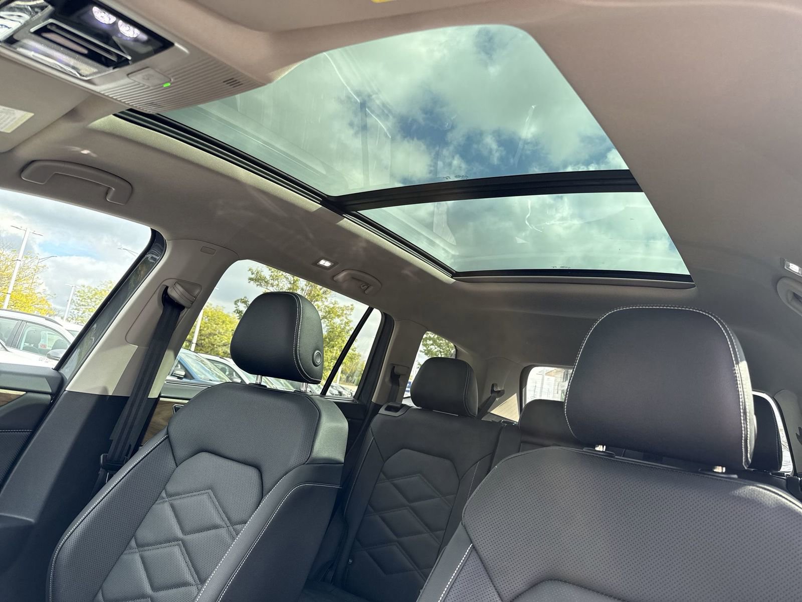 New 2026 Volkswagen Atlas SE image 22