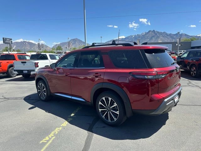 New 2026 Nissan Pathfinder Platinum w/ Cargo Package AWD/4WD image 8