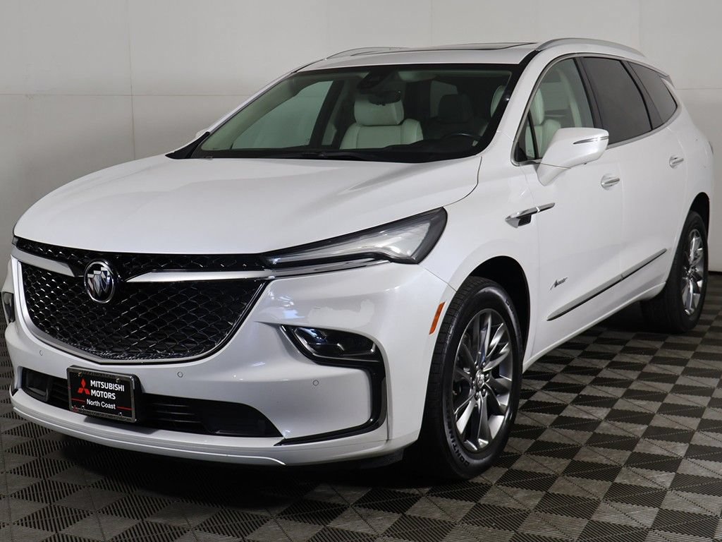 Used 2023 Buick Enclave Avenir w/ Avenir Technology Package AWD/4WD image 12