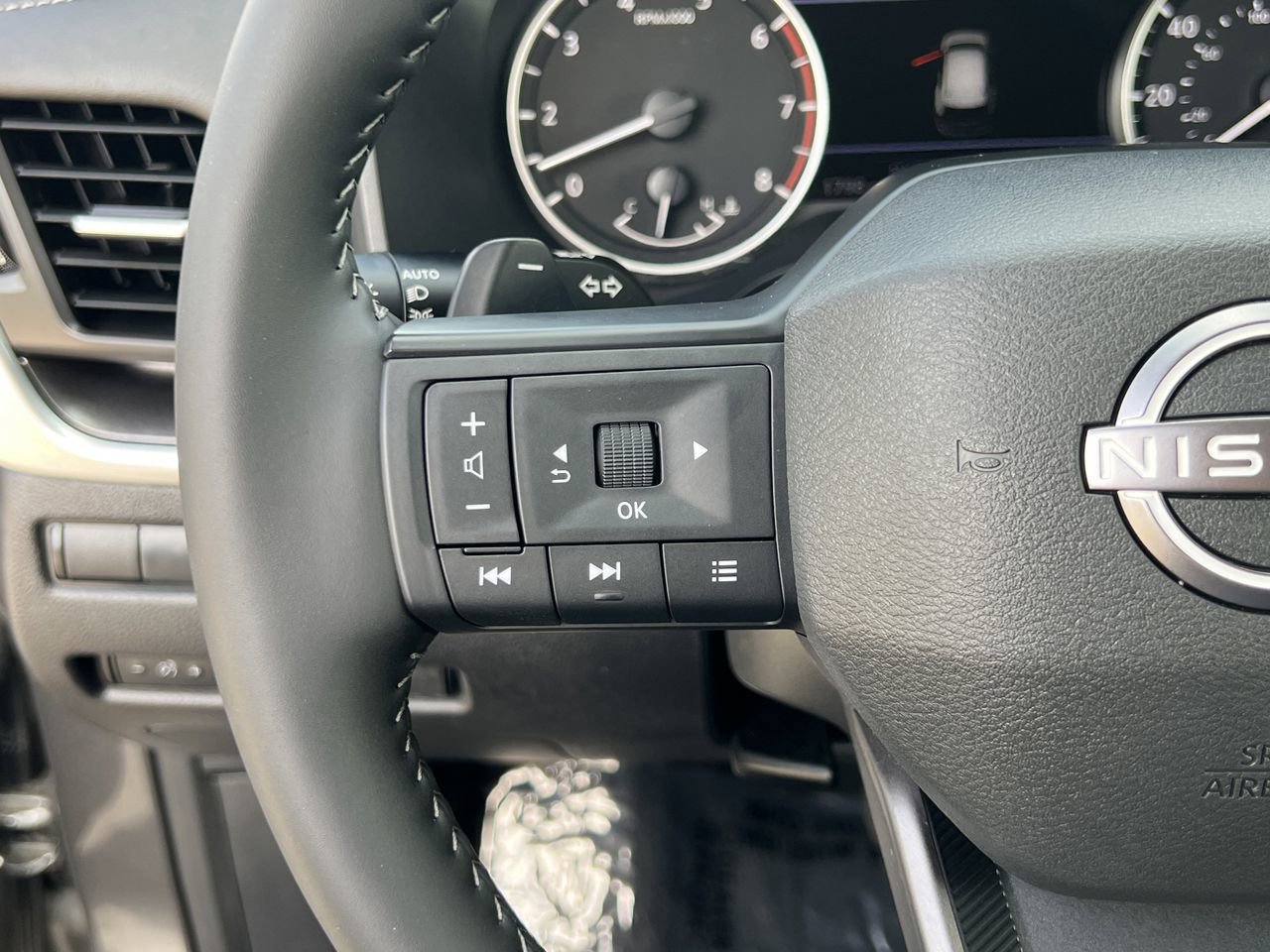Certified 2026 Nissan Rogue SV image 10