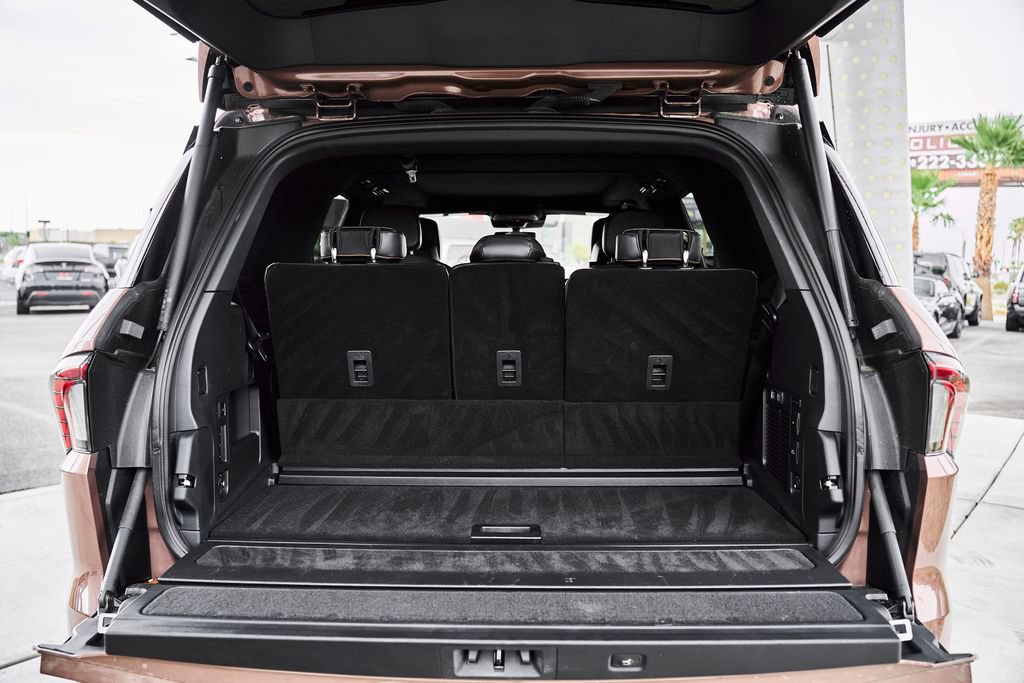 Used 2025 Lincoln Navigator Black Label AWD/4WD image 6