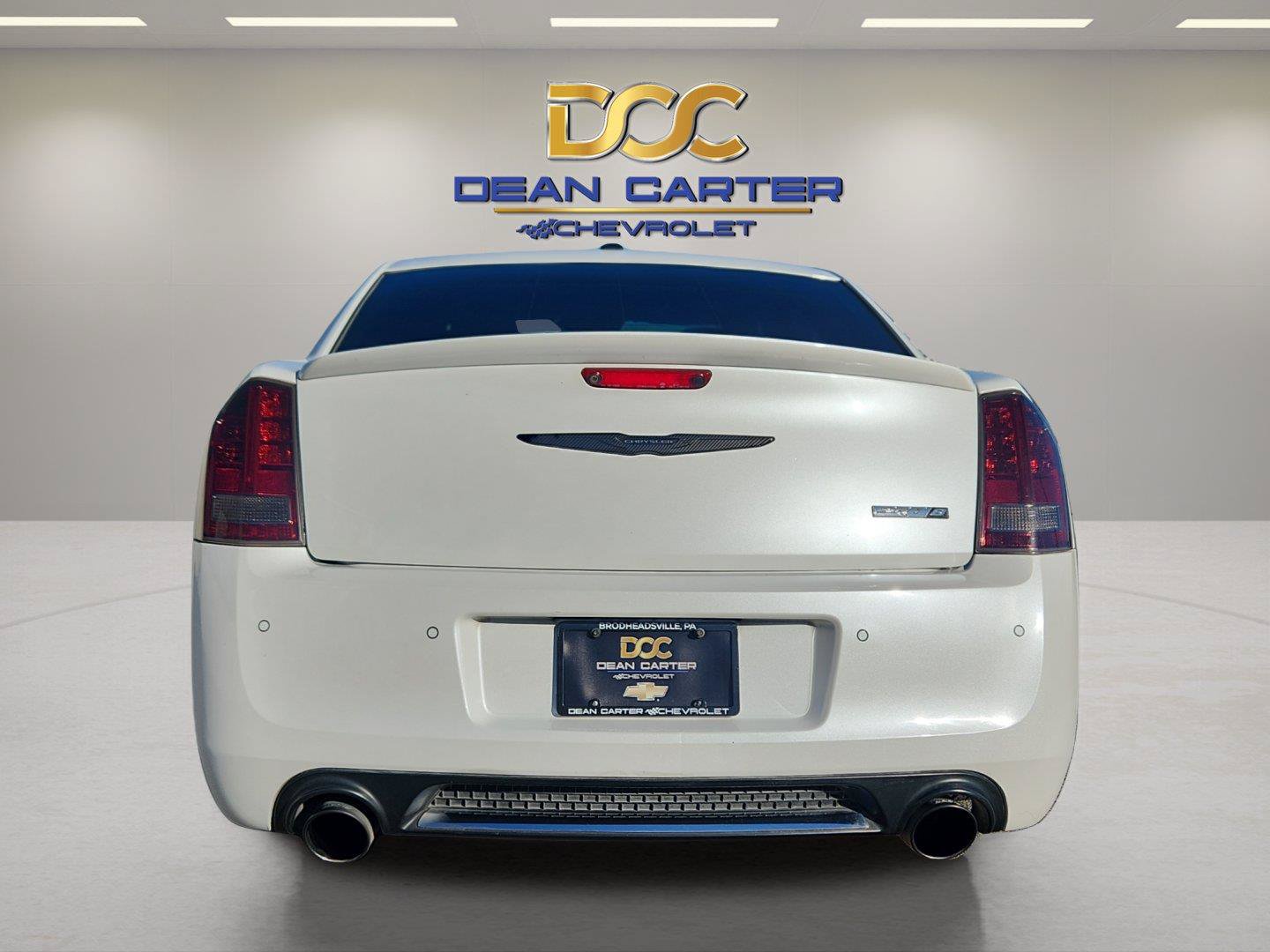 Used 2012 Chrysler 300 SRT8 w/ 19-Premium Speaker Group RWD image 4