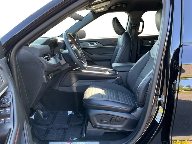 Used 2025 Ford Explorer ST-Line AWD/4WD image 10