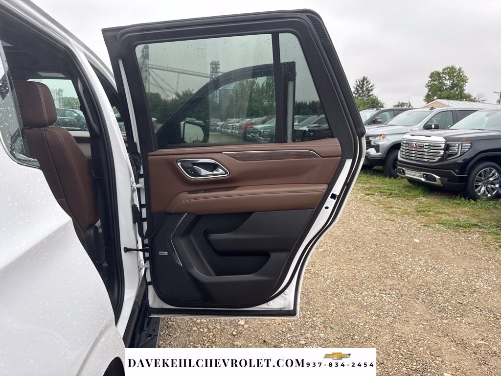 Used 2024 Chevrolet Tahoe High Country AWD/4WD image 29