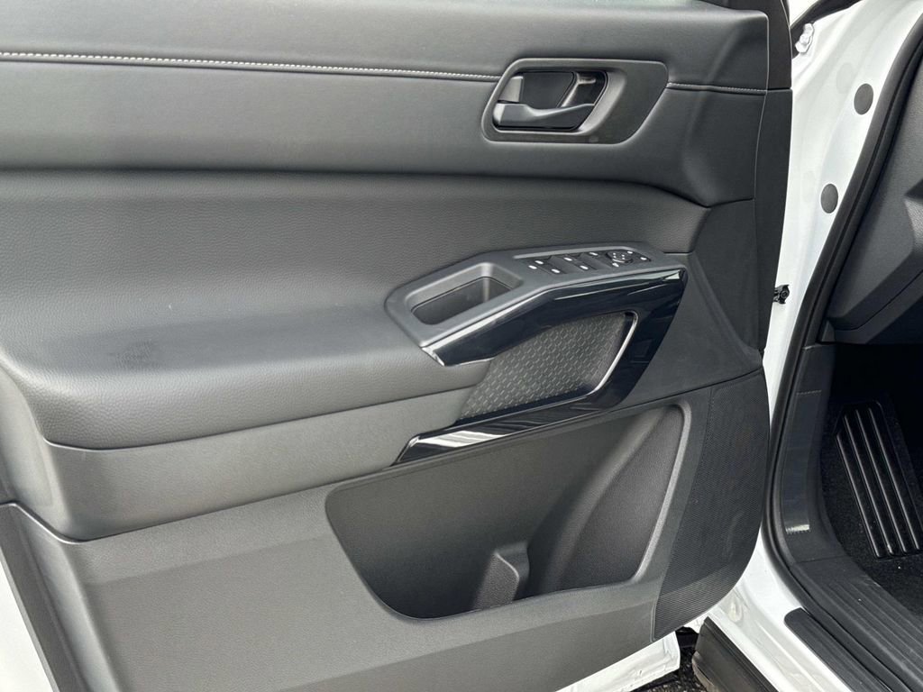 New 2026 Nissan Pathfinder SV FWD image 17