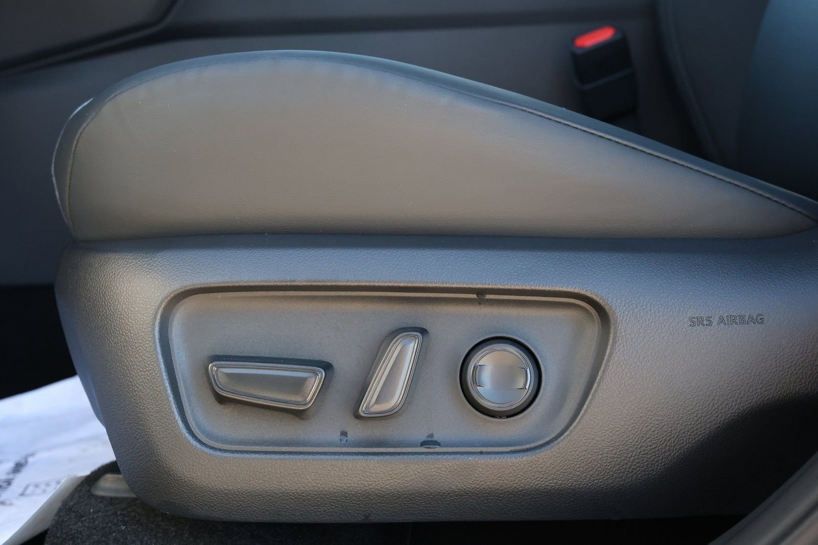 New 2026 Toyota RAV4 XSE AWD/4WD image 30