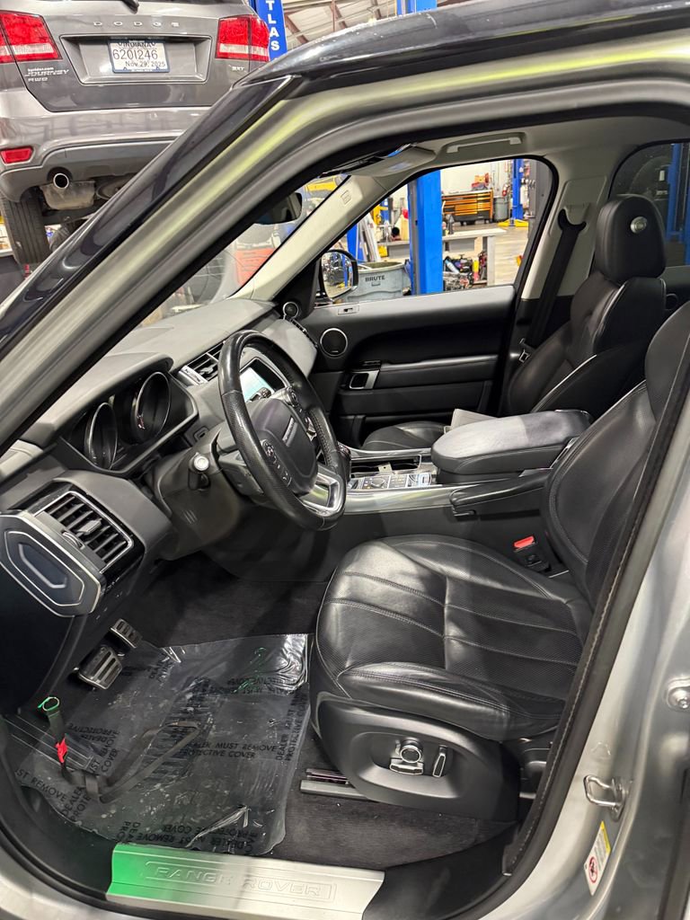 Used 2017 Land Rover Range Rover Sport HSE image 5