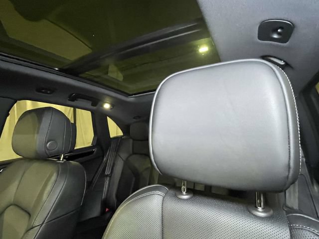 Certified 2026 Porsche Macan AWD/4WD image 19