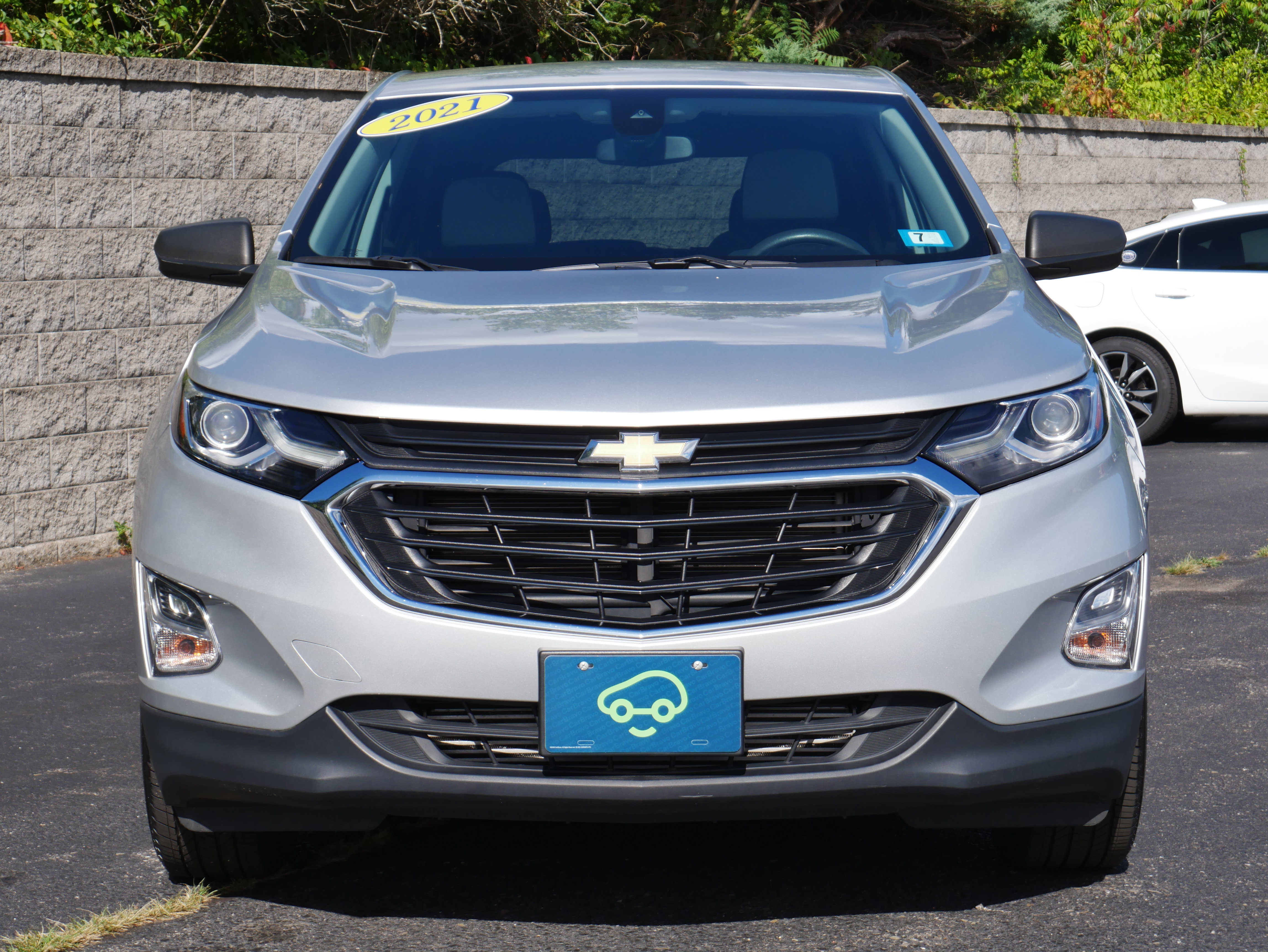 Used 2021 Chevrolet Equinox LS w/ LS Convenience Package AWD/4WD image 2