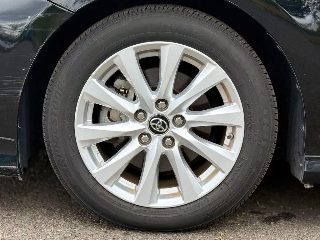 Used 2018 Toyota Camry LE FWD image 9