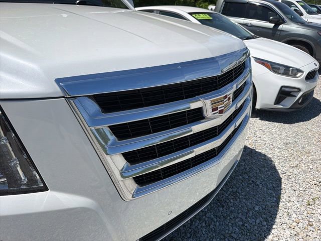 Used 2017 Cadillac Escalade Luxury AWD/4WD image 9