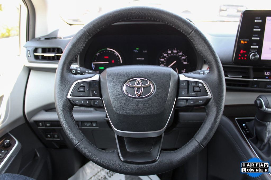 Used 2023 Toyota Sienna XLE AWD/4WD image 19