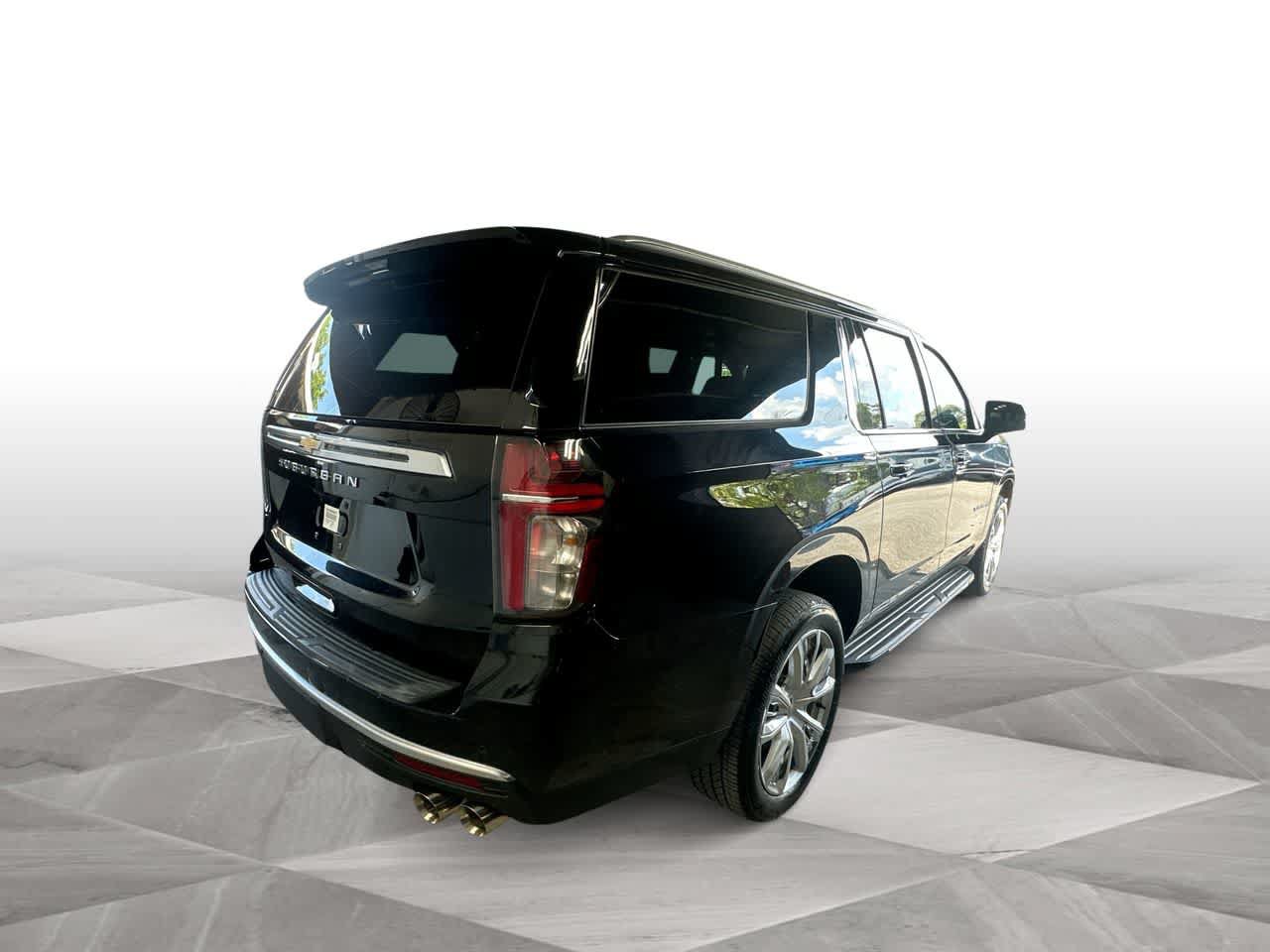 Used 2024 Chevrolet Suburban High Country AWD/4WD image 8