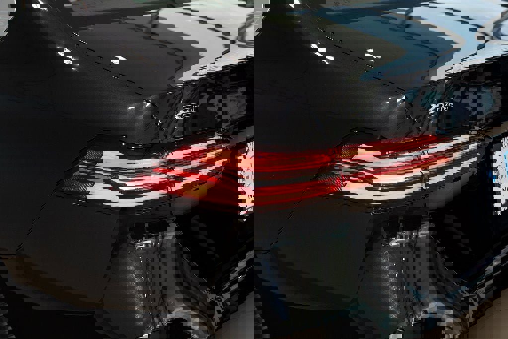 Used 2026 BMW 530i xDrive w/ Premium Package AWD/4WD image 9