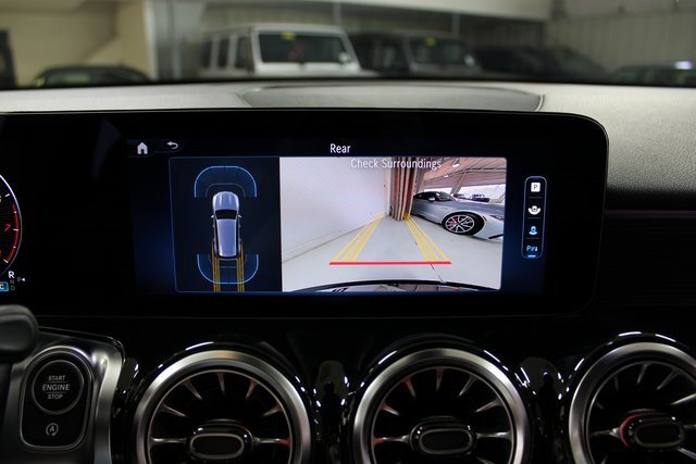 Used 2024 Mercedes-Benz GLB 250 4MATIC w/ Exclusive Package image 30