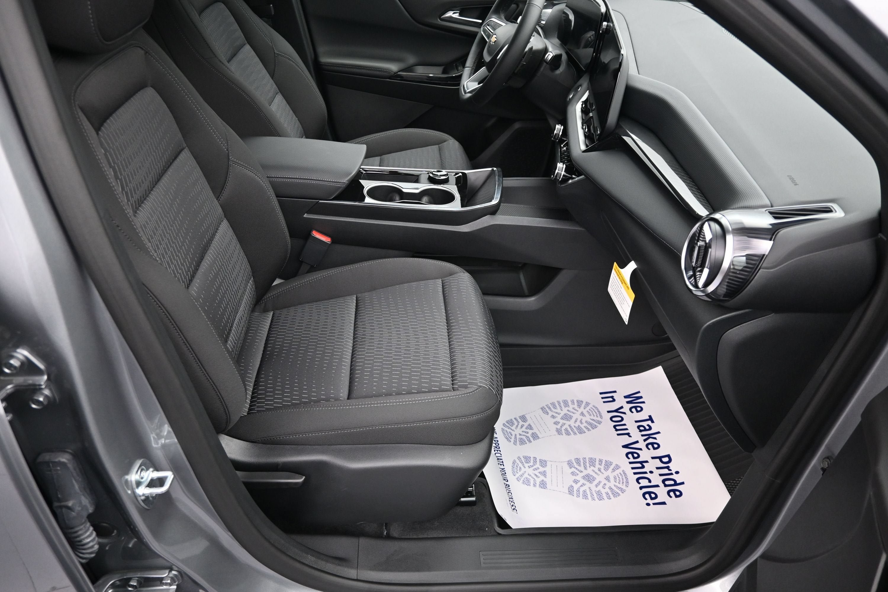 New 2027 Chevrolet Equinox LT FWD image 32