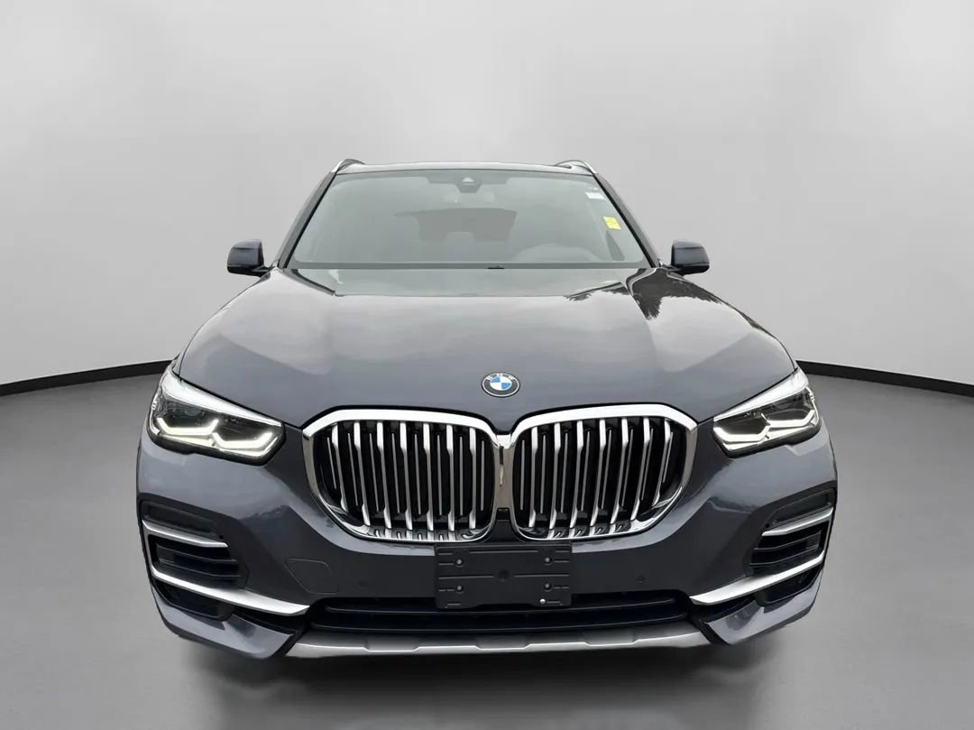 Used 2022 BMW X5 xDrive40i w/ Premium Package AWD/4WD image 2