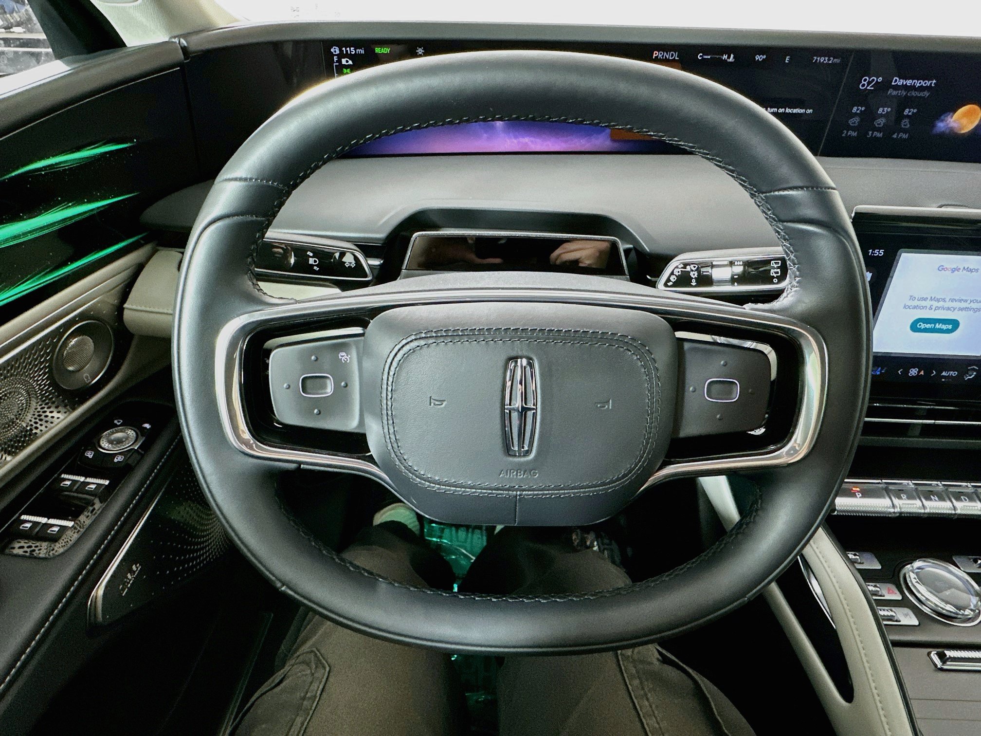 Used 2025 Lincoln Nautilus Reserve AWD/4WD image 11