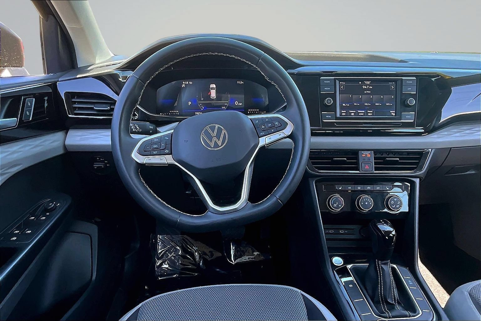 Used 2023 Volkswagen Taos S AWD/4WD image 9
