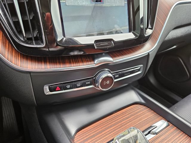 Certified 2023 Volvo XC60 B6 Ultimate w/ Protection Package Premier AWD/4WD image 27