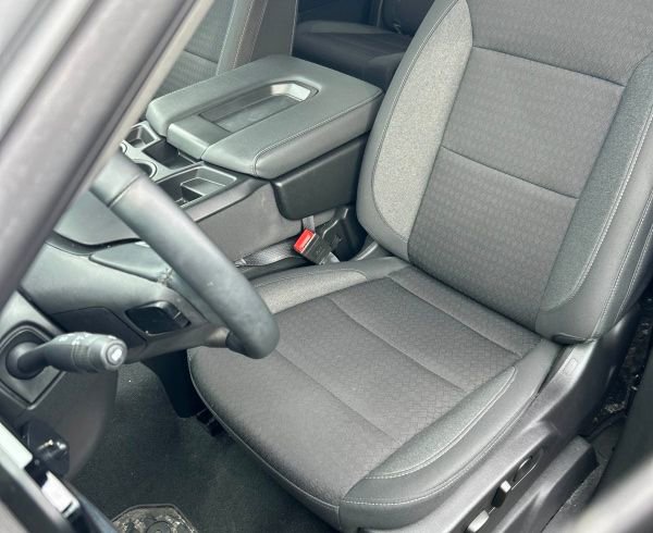 Used 2024 Chevrolet Silverado 1500 LT AWD/4WD image 5