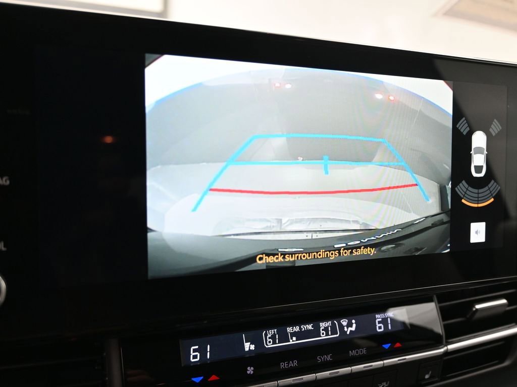 Used 2025 Toyota Sienna XLE w/ XLE Plus Package image 11