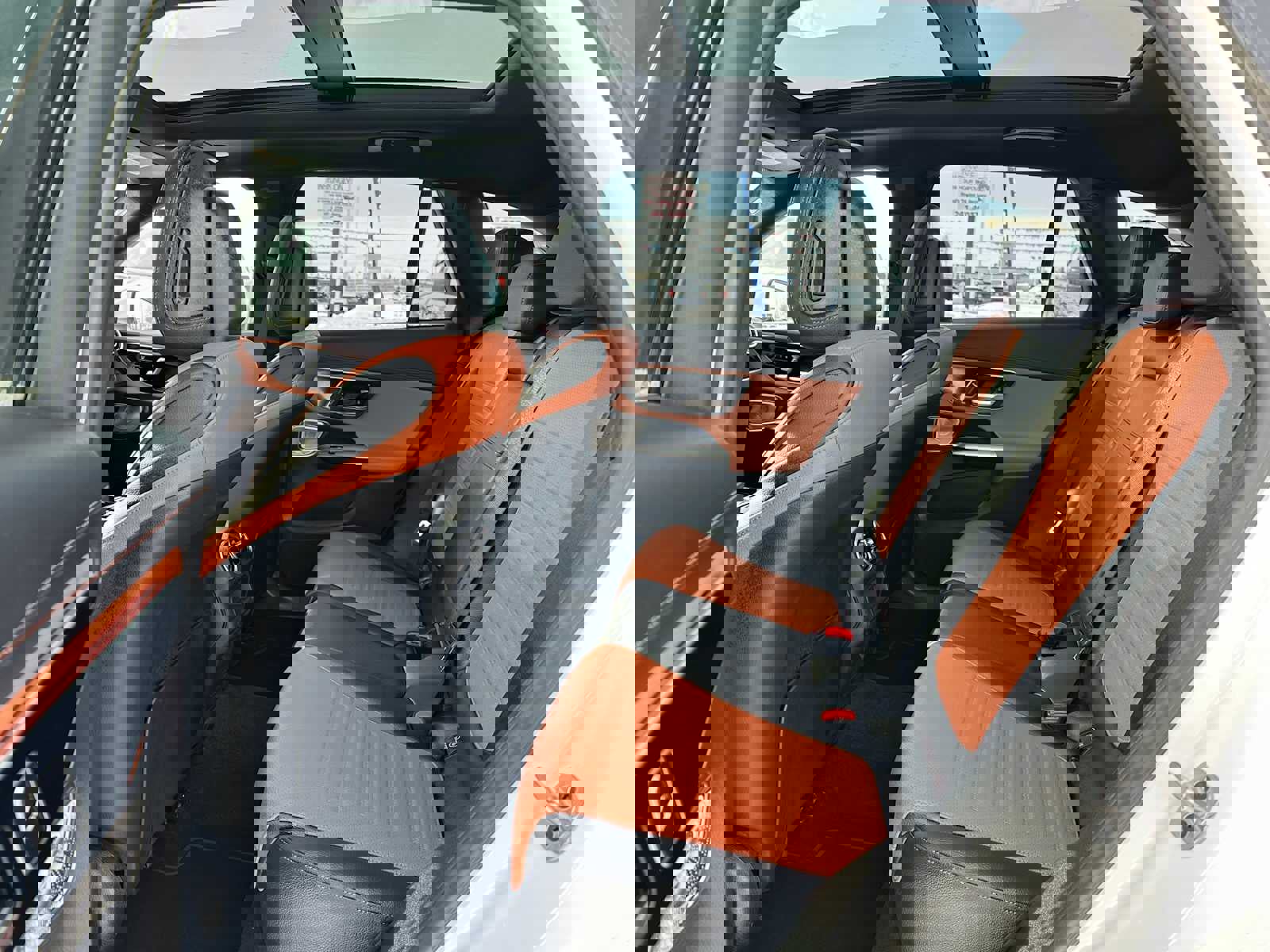 Used 2024 Mercedes-Benz GLC 300 4MATIC image 16