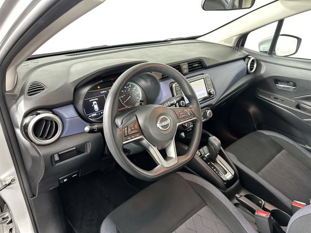 Used 2023 Nissan Versa SV FWD image 3