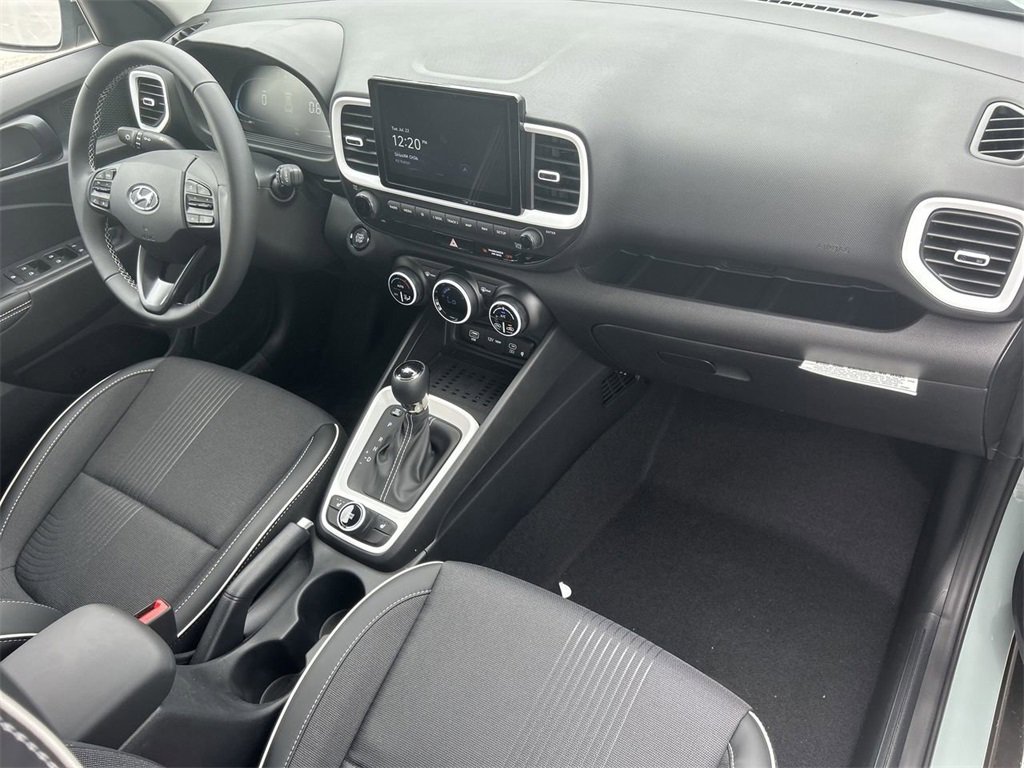 New 2025 Hyundai Venue Limited image 19