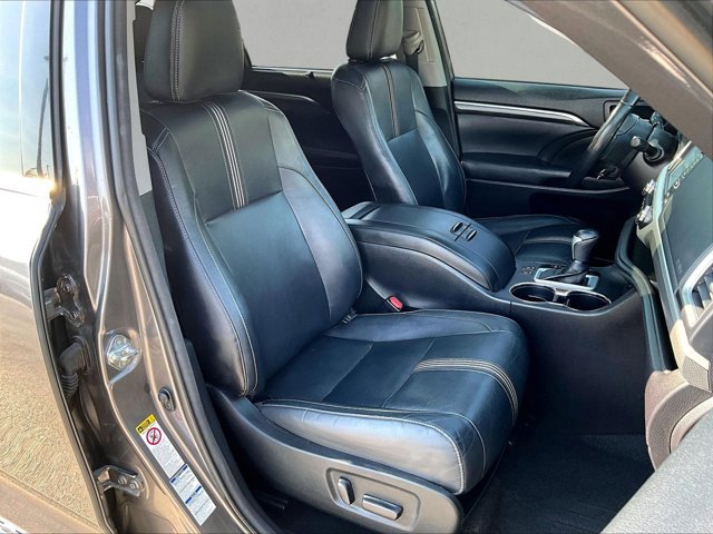 Used 2018 Toyota Highlander SE AWD/4WD image 9